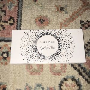 Morphe Jaclyn Hill ring the alarm pallette